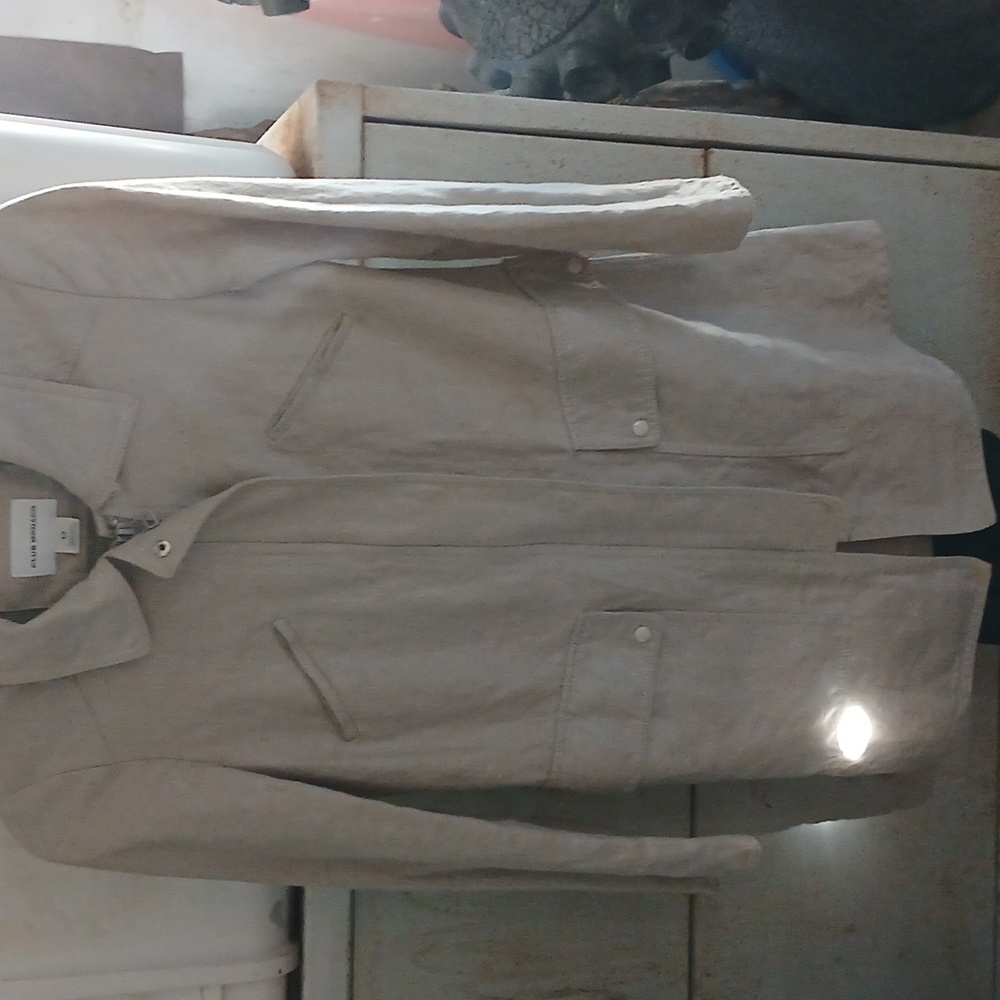 CLUB MONACO. HEAVY LINEN,  ALMOST LIKE  BURLAP, WITH GOLD THREAD WOVEN THROUGH.